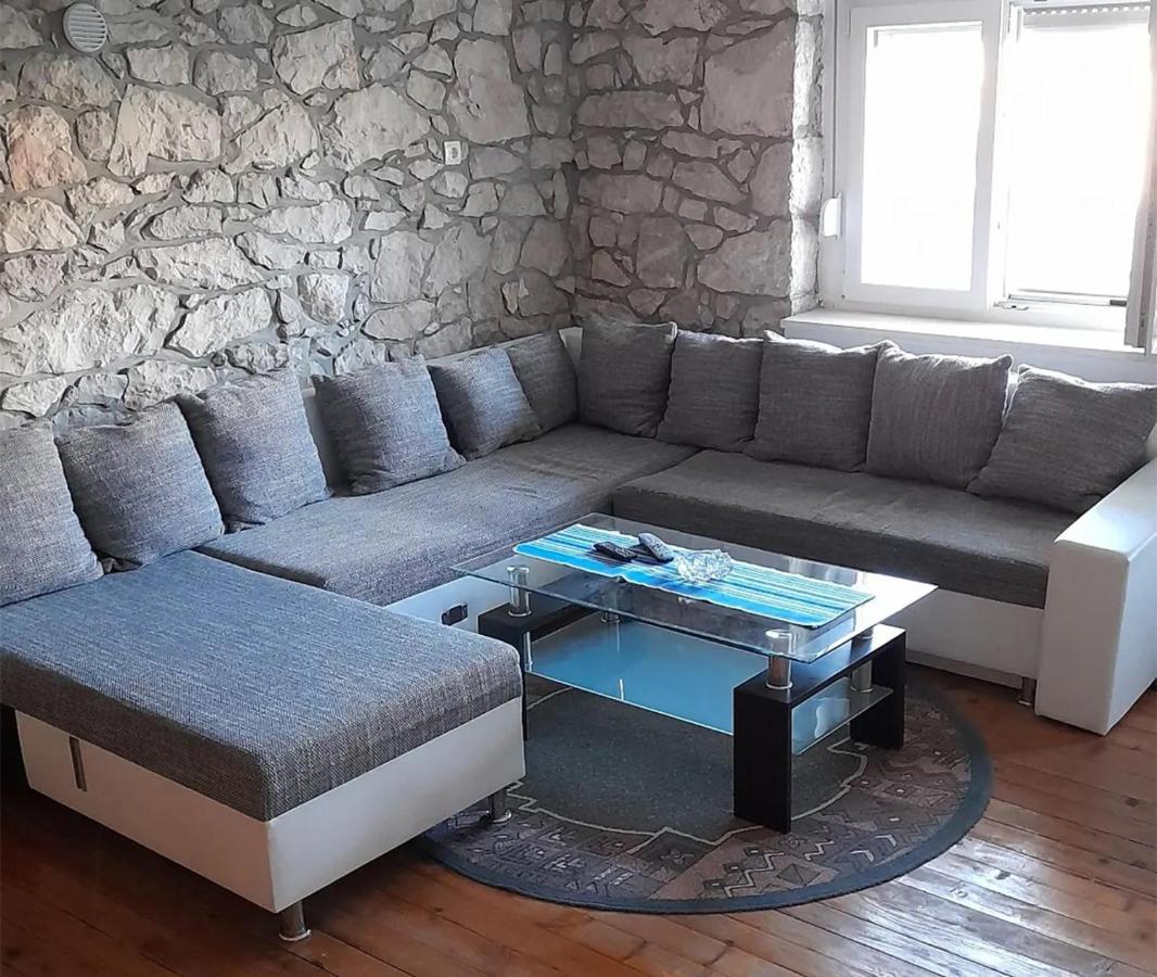 Appartement Kamena Kuca Family Rodin à Čapljina Extérieur photo