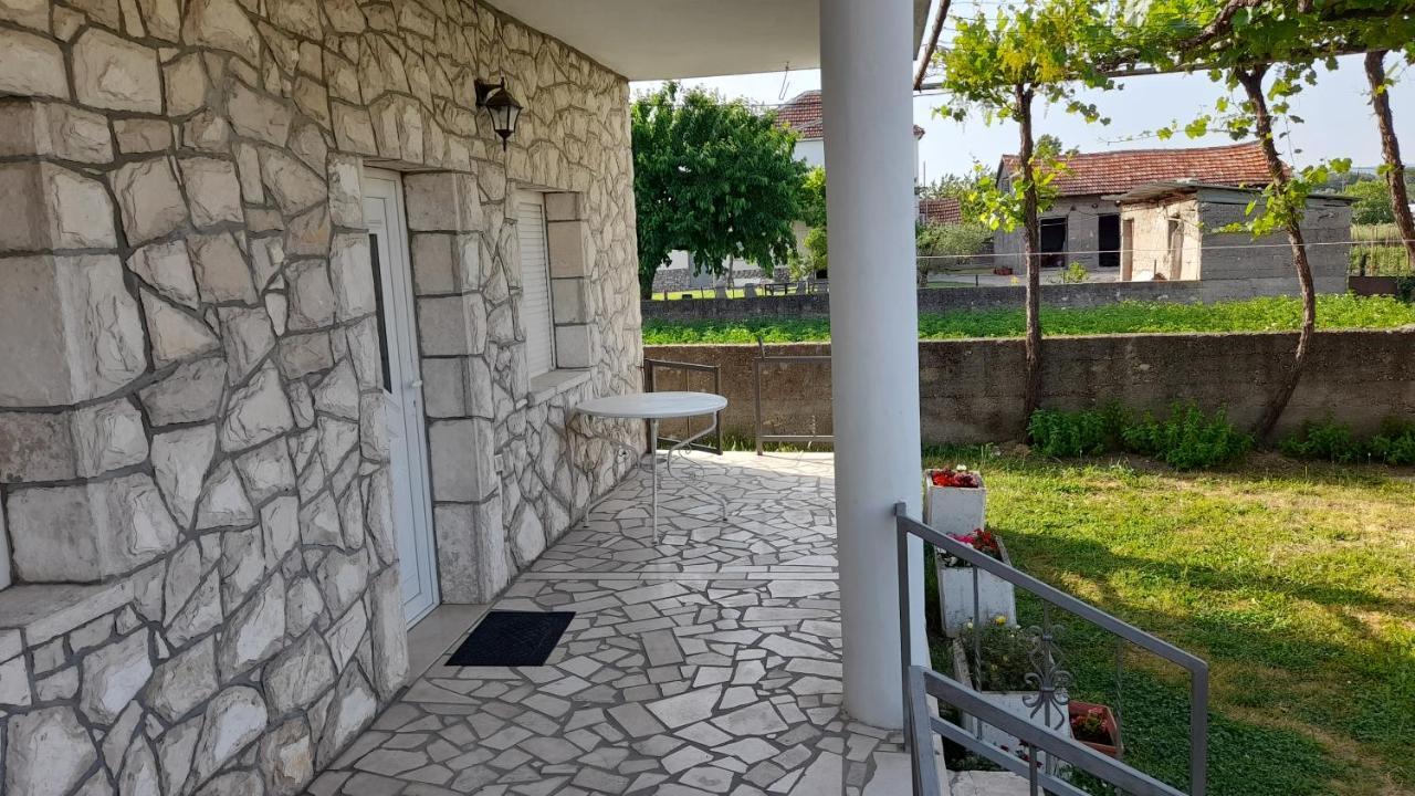 Appartement Kamena Kuca Family Rodin à Čapljina Extérieur photo