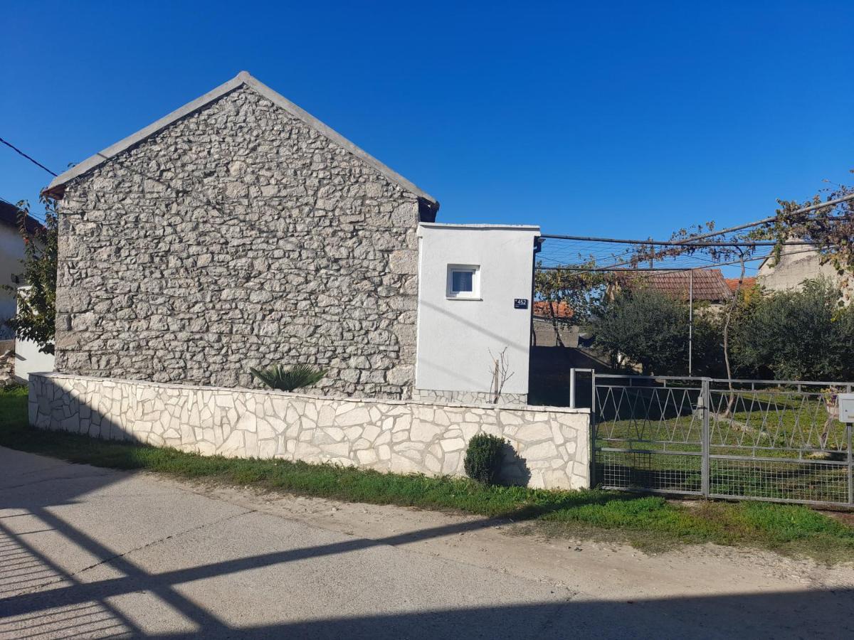 Appartement Kamena Kuca Family Rodin à Čapljina Extérieur photo