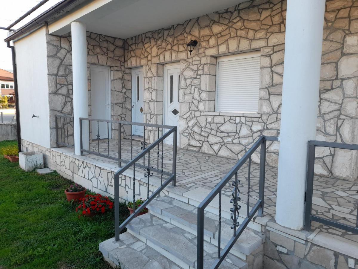 Appartement Kamena Kuca Family Rodin à Čapljina Extérieur photo